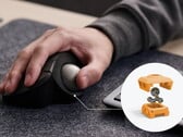 Elecom Ist Plus 轨迹球鼠标（IT10MRS）采用摩擦力更小的 5 球滚轴。
