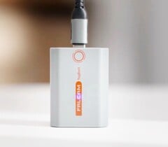 Falcam电池可通过USB-C数据线直接充电。