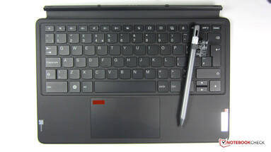 可选配件：联想 Tab Pen Plus 输入笔、带触摸板的扩展坞键盘...