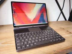 GPD Win Max 2 是一款独特的蛤壳式掌上游戏笔记本电脑，在现代游戏中表现出令人印象深刻的性能。