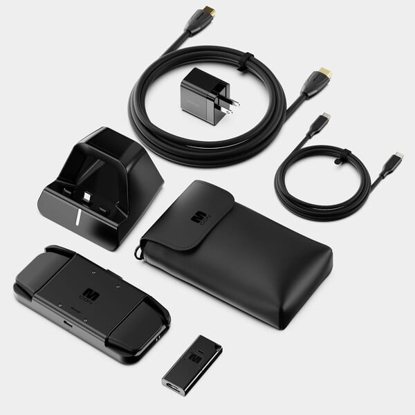 MCON 控制器可选配底座、充电器和 HDMI 加密狗等配件。(图片来源：Ohsnap）
