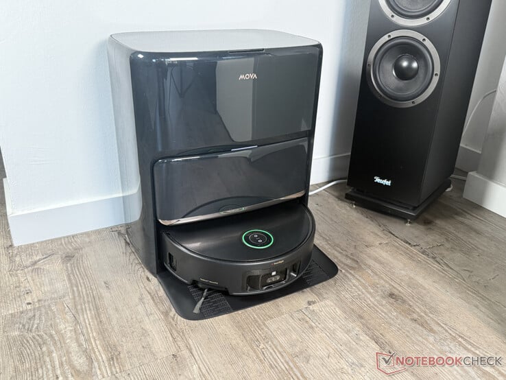 Mova Z60 Ultra Roller 在充电过程中完整运行