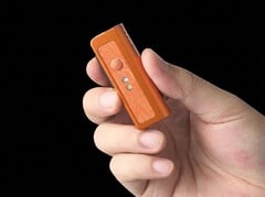 Oknife MK 的体积比 BIC 打火机略小。