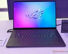 华硕的 ROG Zephyrus G16 游戏笔记本电脑现在配备了新的 AMD CPU（图片来自 Notebookcheck）