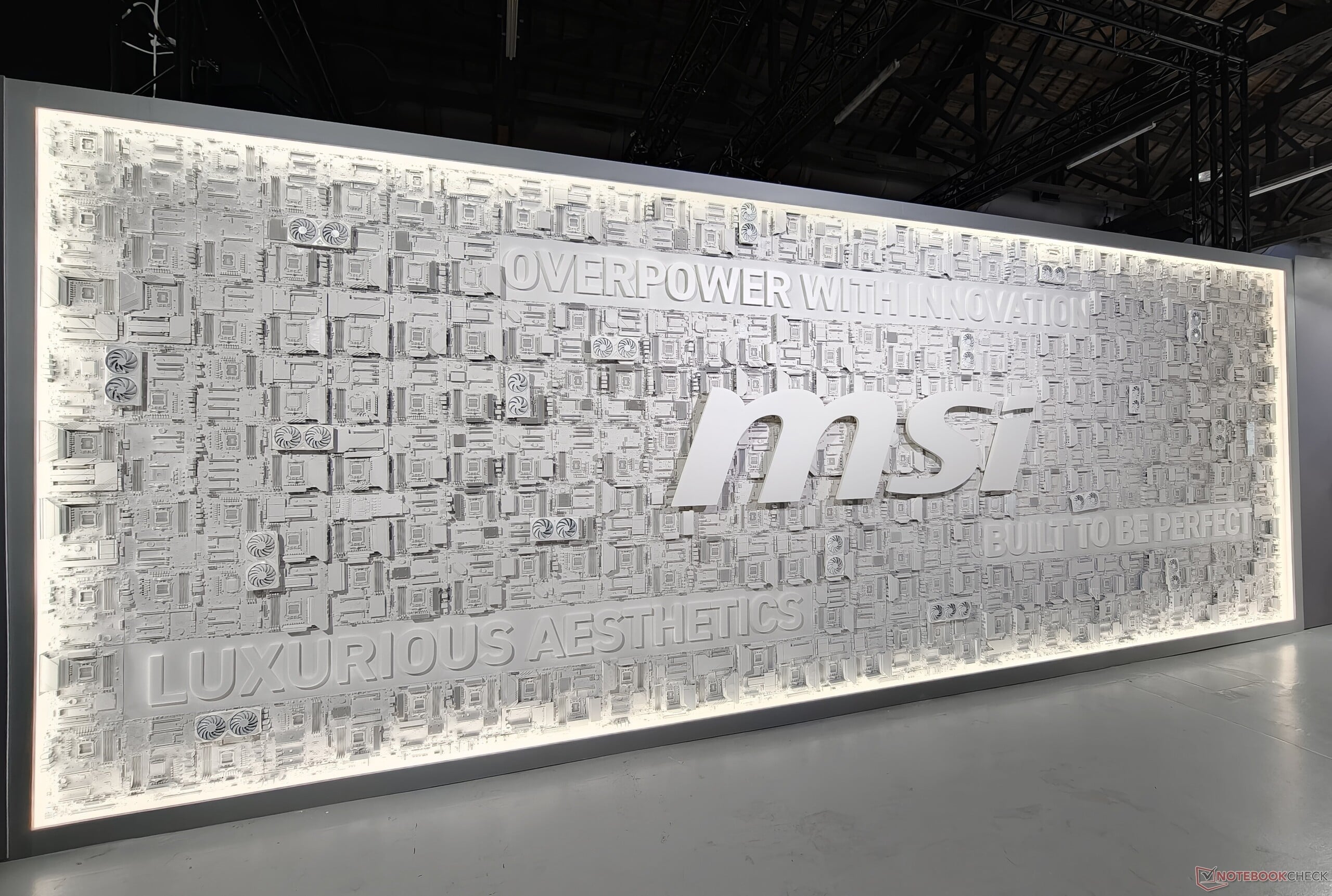 微星(MSI)在2026年台北国际电脑展(Computex)上庆祝了40年的技术创新历程