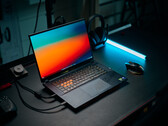 技嘉 Aorus Master 16 与 RTX 5090 笔记本电脑的对比。(图片来源：Notebookcheck）