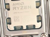 与Ryzen 7 5800X相比，AMD Ryzen 7 700X似乎显示了预期的单核和多核收益。(图片来源：Anandtech论坛的Cortexa99)