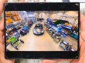 为了寻找钛铀的踪迹，YouTube频道“JerryRigEverything”对三星Galaxy Z Fold8进行了拆解。