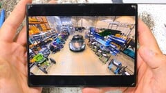 为了寻找钛铀的踪迹，YouTube频道“JerryRigEverything”对三星Galaxy Z Fold8进行了拆解。