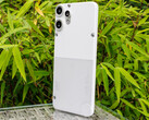 CMF Phone 2 Pro。(图片来源：Daniel Schmidt）