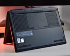 联想Legion 5 15AGP11的底部。