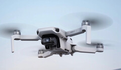 Mini 2 SE失去了Mini 2的4K功能，以达到更便宜的价格标签。(图片来源: DJI)