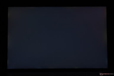 轻微的背光不均匀出血