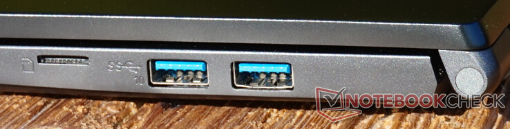 右边的连接：microSD插槽，两个USB-A（10Gbit/s）。
