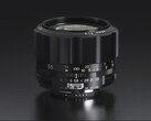 新的Voigtlander NOKTON 55 mm SLIIs镜头看起来就像从1980年代的单反相机上撕下来的。(图片来源: Cosina)