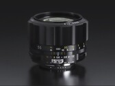 新的Voigtlander NOKTON 55 mm SLIIs镜头看起来就像从1980年代的单反相机上撕下来的。(图片来源: Cosina)