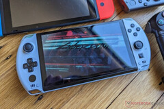 GPD Win 4在闪过其新的IC固件后,应该可以在60赫兹下顺利运行。(图片来源:NotebookCheck)