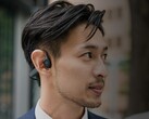 铁三角 ATH-CC500BT2 耳机通过耳软骨传输声音。图片来源： Audio-TechnicaAudio-Technica)