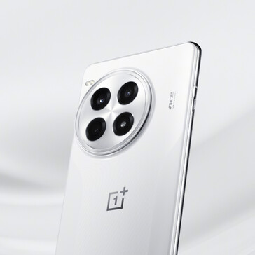 手机的相机岛（图片来源：OnePlus）
