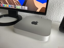 回顾Apple Mac Mini M2。提供者
