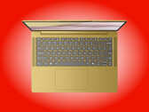 IdeaPad Vibe 14AGP12 配备 50 Wh 电池，重量为 1.38 kg。