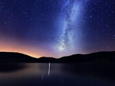 从塞文山脉国家公园的皮塞湖（Lake Pises）眺望银河。(图片来源：GUILLAUME BONNEFONT / MAXPPP）