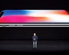 iPhone 19 Pro 将迎来自 iPhone X 以来最重大的重新设计。（图片来源：Apple)
