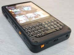 piBrick 是一款基于Raspberry Pi 的移动设备。