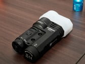 Acebeam M1 2.0 随附一个漫射帽。