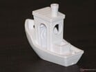 Benchy 的后部字母至少隐约可见