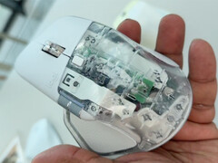 罗技 MX Master 4 未发布的半透明外观。(图片来源:Reddit)