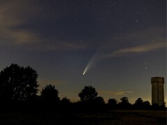 显示 Neowise 彗星的图像。(图片来源：TheOtherKev - Pixabay）