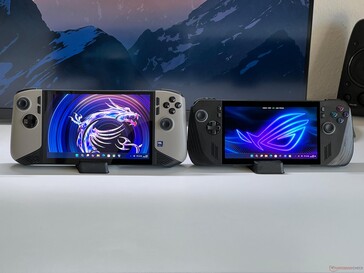 微星 Claw 8 AI+（左）对比华硕 ROG Ally X（右）