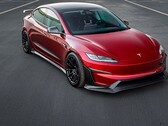 特斯拉 Model 3 装有售后市场空气动力学套件。(图片来源：Unplugged Performance/X）
