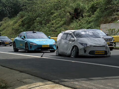 小米 SU7 在 ADAS 测试中表现不佳。(图片来源：DCarStudio/YT）