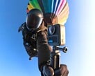 从这张官方预告图中可以看到，新款 GoPro Max 2 刚刚从天而降（图片来源：GoPro）
