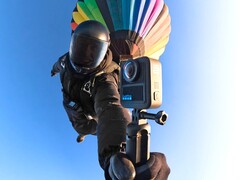 从这张官方预告图中可以看到,新款 GoPro Max 2 刚刚从天而降(图片来源:GoPro)