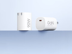 小米 90 W GaN 充电器在中国的售价约为 23 美元，不含捆绑线缆。如图：充电器。(图片来源：小米 - 已编辑）