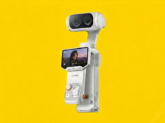 Insta360 Luna Ultra 的可拆卸遥控器上装有 OLED 屏幕。