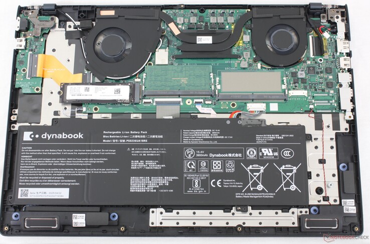 可使用 M.2 2280 固态硬盘和两个 DDR5 SODIMM 插槽,易于维护