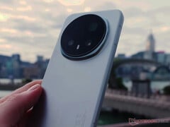 Magic 8 Ultra 预计将在多个方面与 Magic 8 Pro 有所区别。(图片来源:Notebookcheck)