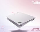 在联想首次推出 14 和 15 英寸尺寸的 ThinkPad X9 Aura Edition 半年后，这些月光白的新款产品也随之面世。(图片来源：联想）