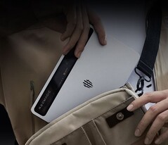 RedMagic Gaming Tablet 3 Pro 是一款配备 OLED 屏幕的小巧平板电脑。(图片来源：RedMagic）