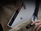 RedMagic Gaming Tablet 3 Pro 是一款配备 OLED 屏幕的小巧平板电脑。(图片来源：RedMagic）