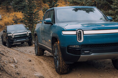 Rivian R1T 的车主似乎对最新软件更新的效果相当满意，尤其是在颠簸的道路上。(图片来源：Rivian）