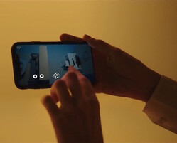 用作监控摄像头（图片来源：产品视频截图）