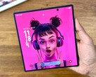 Galaxy Z Fold7（如图）的继任者预计将提供完全无折痕的显示屏，类似于Apple 的首款 iPhone Fold。(图片来源：Techdroider）