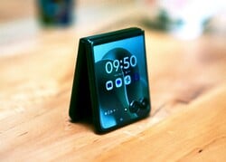 摩托罗拉 Razr Ultra 评测。测试设备由摩托罗拉德国公司提供。 摩托罗拉 Razr Ultra 评测。测试设备由摩托罗拉德国公司提供。