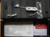 Keychron Q13 Max 包含丰富的配件，甚至还有专为 MacOS 用户设计的功能键帽。 