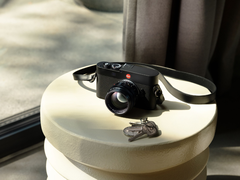 徕卡 M EV1（如图）配备了该公司的 Maestro III 图像处理器、64GB 内部存储空间并支持 UHS-II SD 卡。(图片来源：徕卡）